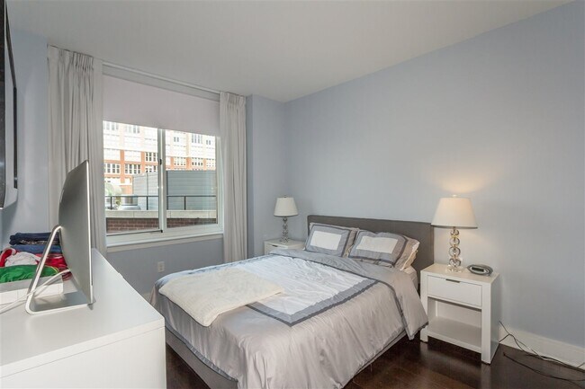 Foto del edificio - 1100 Maxwell Ln