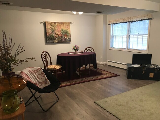 Área de estar (disposición flexible) - 7707 Mykolaitis Ln