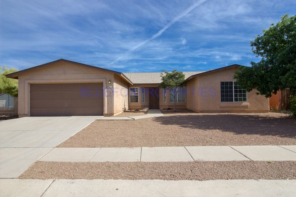 Large Beautiful 4 Bed with POOL House for Rent in Tucson, AZ