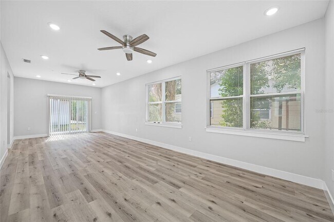 Foto del edificio - 2738 16th Ave N