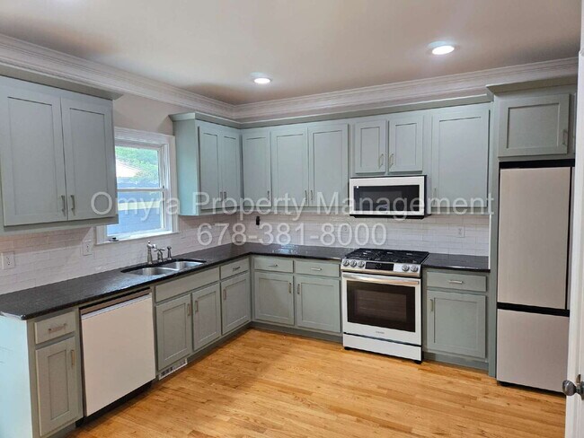 Building Photo - Beautiful 3 Bedroom House in Reynoldstown!