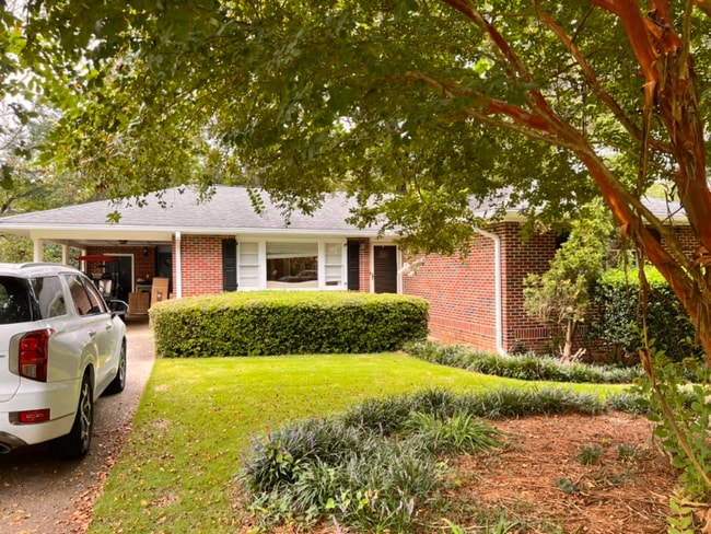 Building Photo - 2733 Ashford Rd NE