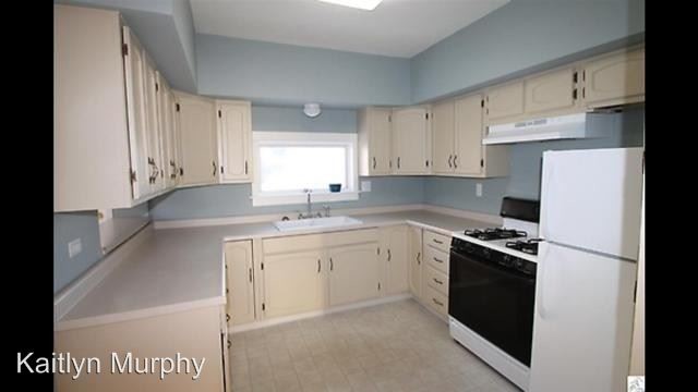 Building Photo - 3 br, 1 bath House - 522 North Lake Avenue