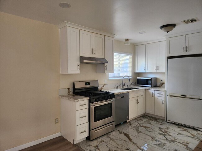 Foto del edificio - 4184 Worthington Dr