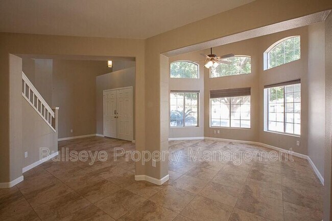 Foto del edificio - 1114 N Eldon Ct