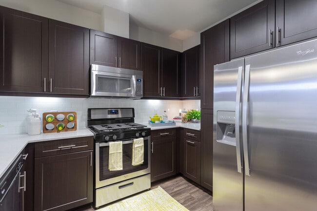 Building Photo - Pearl Lantana