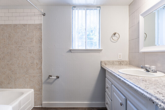 Bathroom - Broadway Park Apartments