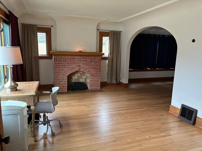 Foto del edificio - 1238 Monroe Ave