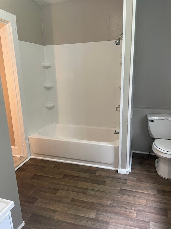 Building Photo - ALL UTILITIES INCLUDED