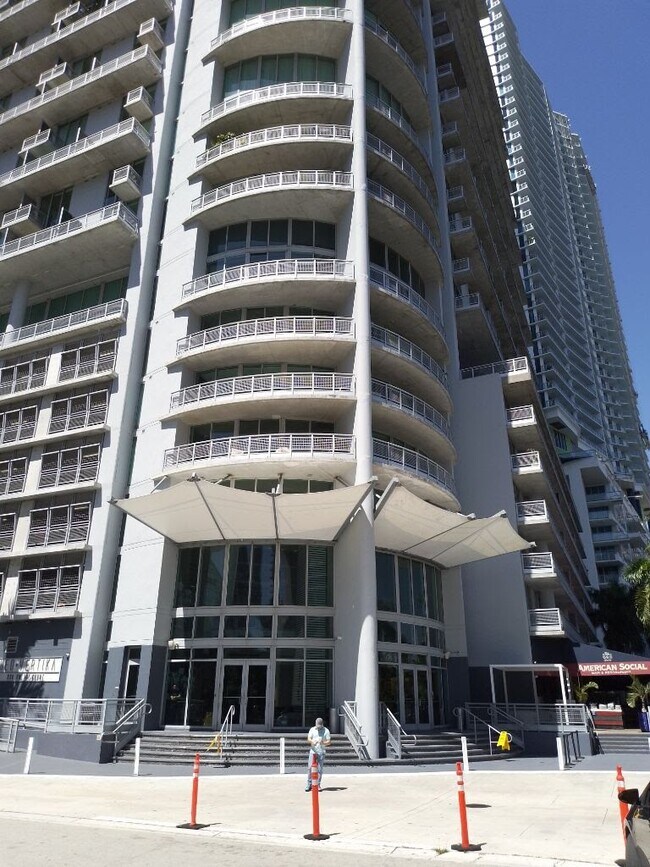 Building Photo - 690 SW 1st Ct
