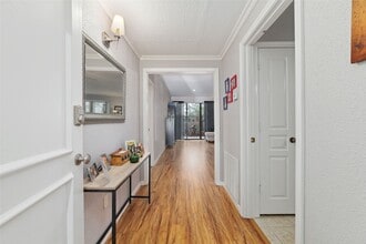 Building Photo - 2400 N Braeswood Blvd