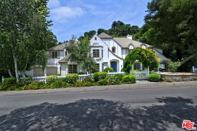 Foto del edificio - 3254 Oakdell Rd