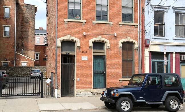 Building Photo - 1443 Walnut St