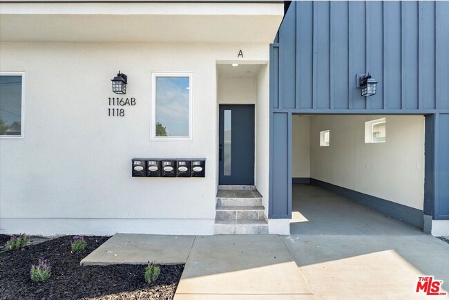Building Photo - 1116 S Mariposa Ave