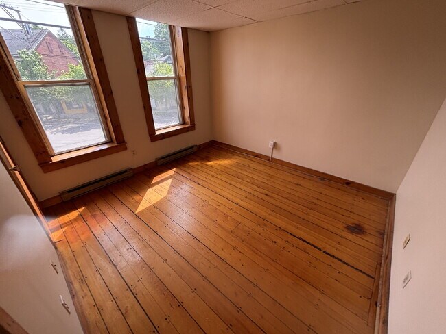 Foto del edificio - Sun-Drenched & Spacious 1BR Apartment in South Berwick