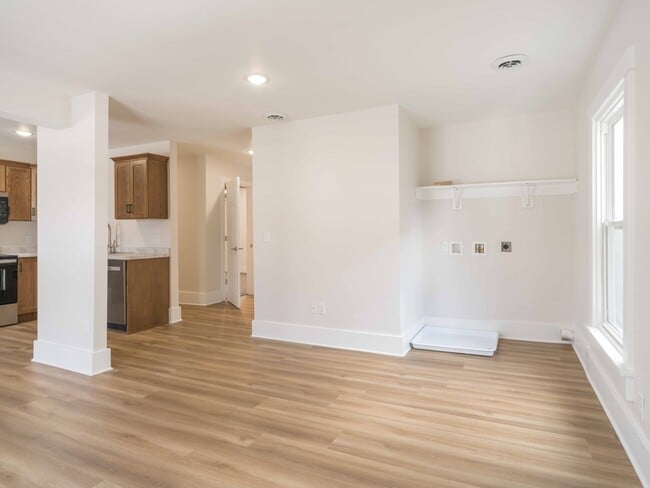 Building Photo - 821 Jefferson Ave