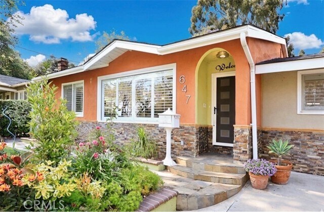 Foto del edificio - 647 W Montecito Ave