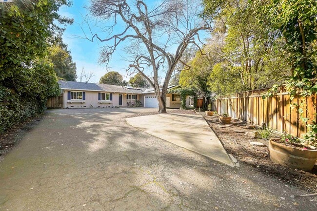 Foto del edificio - 55 Normandy Ln