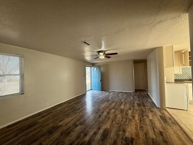 Foto del edificio - 1809 E Bayley St