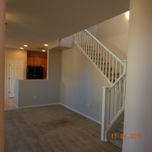 Building Photo - 419 W Paseo Celestial
