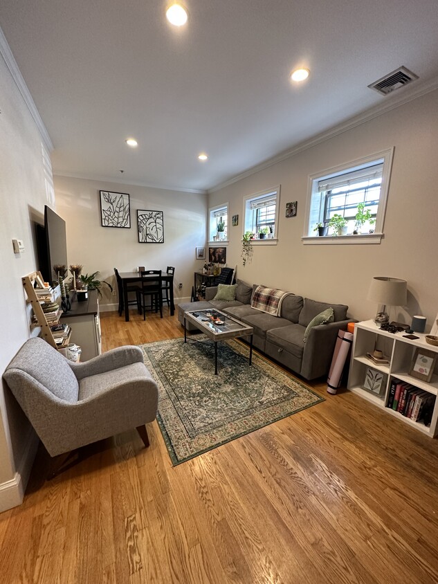 Foto principal - 779 E 5th St