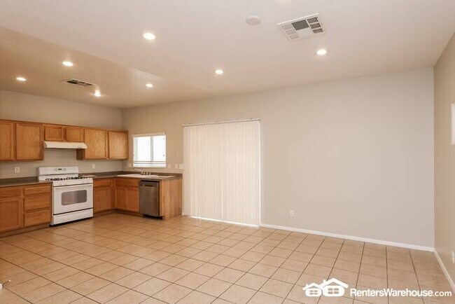 Building Photo - Renters Warehouse proudly presents an amaz...