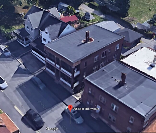 Foto del edificio - 205 E 3rd Ave