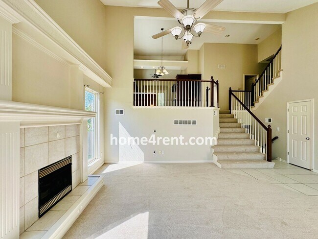 Foto del edificio - BRAND NEW CARPET/PAINT! Beautiful Home in ...