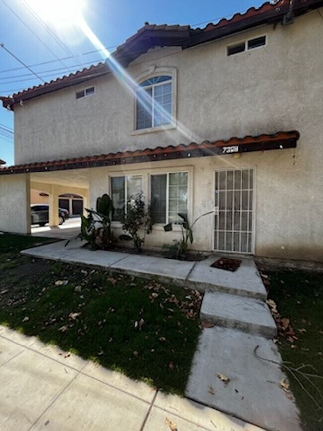Building Photo - 730 K St