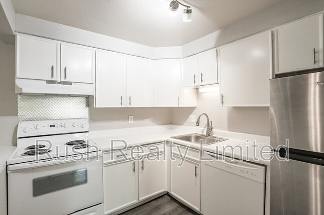 Photo - 1800 Fenton St Apartment