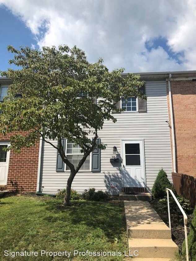 2 br, 1.5 bath House 707 E Fulton Street House Rental in Lancaster