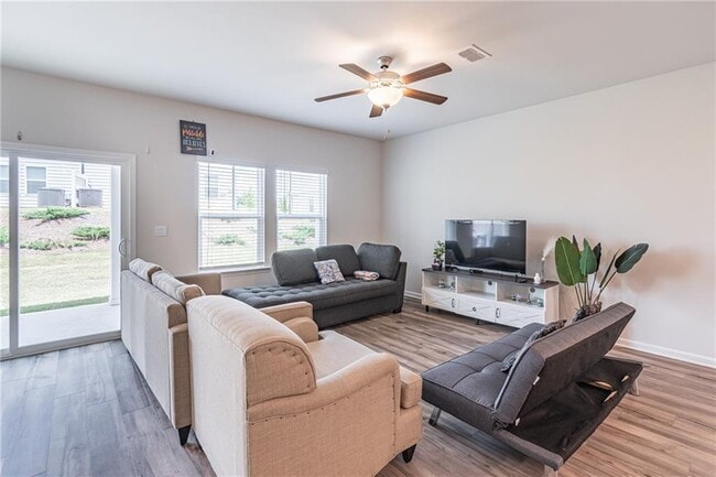 Building Photo - 1452 Villageside Ct