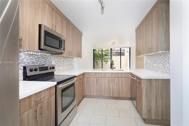 Building Photo - 8124 SW 87th Terrace