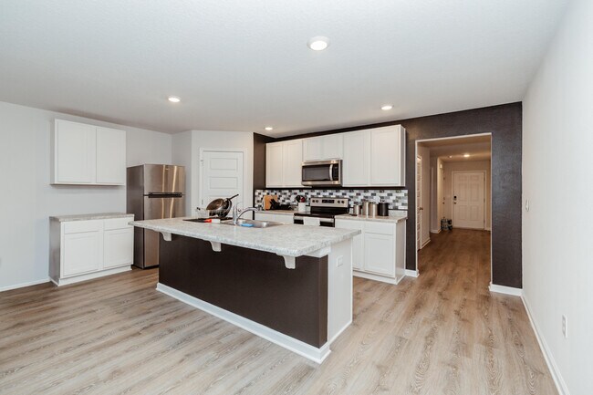 Building Photo - 6719 Sarah Ann Way