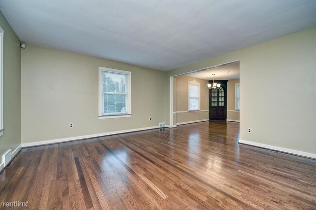 Building Photo - 2 br, 1 bath Townhome - 7036 Meade Place