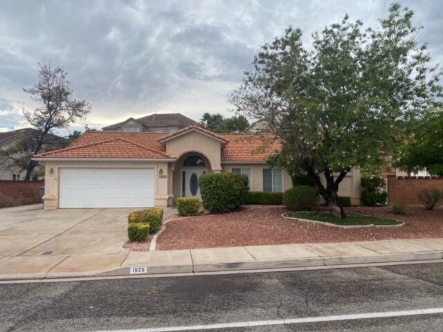 Building Photo - 1825 Lava Flow Dr