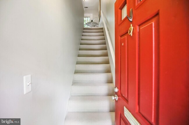 Foto del edificio - 2623 S Walter Reed Dr