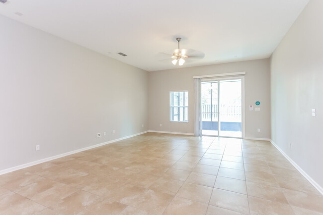 Building Photo - 15809 Canoe Creek Dr