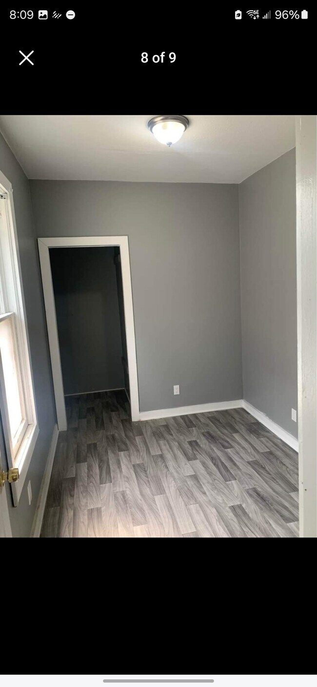 Foto del edificio - 2526 W Grant St