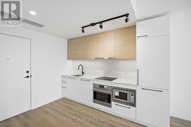 Photo du bâtiment - 1050 Eastern Ave