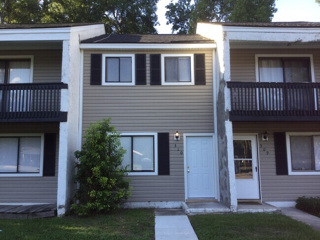 Foto del edificio - 401 Golf Rd