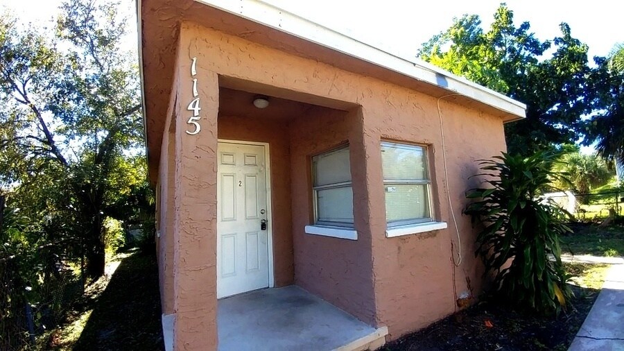 3 bdrm Riviera Beach Available NOW House Rental in Riviera Beach