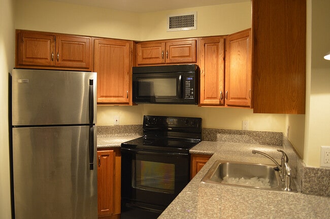 Photo - 216 Lake Pointe Dr Townhome