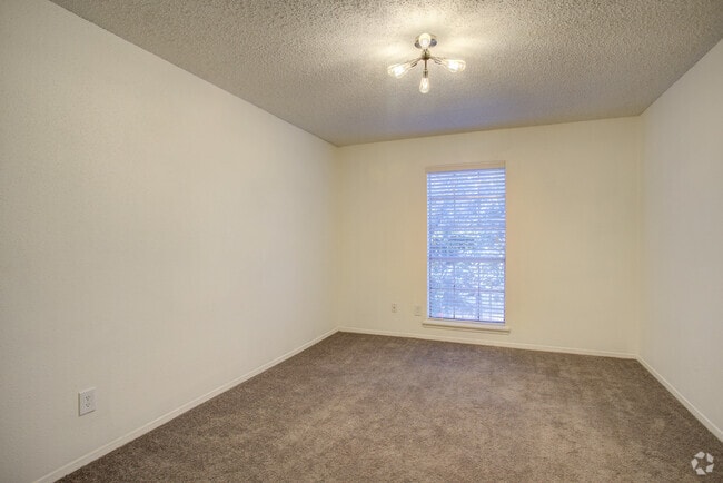 Bedroom - Galleria Flats Apartments