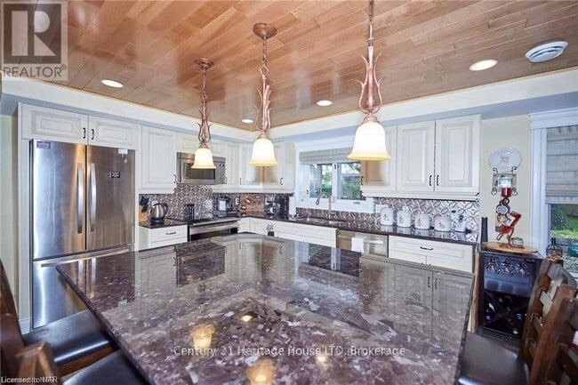 Photo du bâtiment - 355 Ridge Rd N