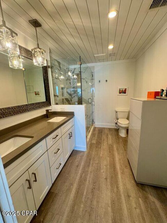 Foto del edificio - 17735 Front Beach Rd