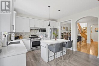 Building Photo - 135 Tawny Crescent