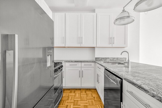 Building Photo - 380 Rector Pl