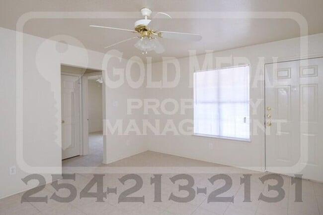 Building Photo - 3402 Hereford Ln