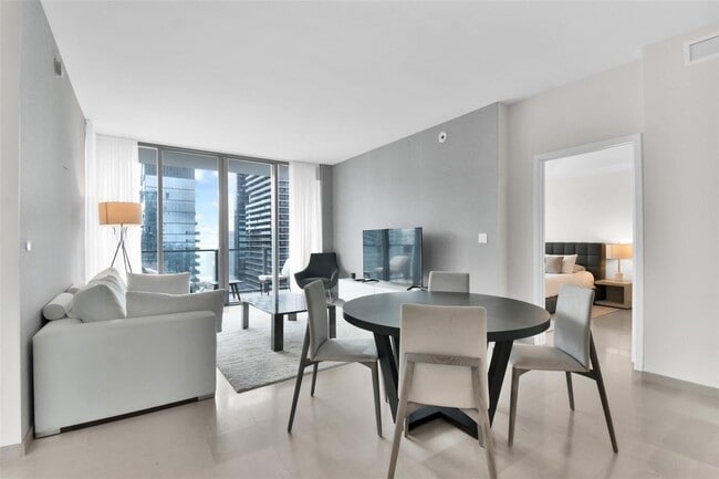 Foto del edificio - 88 SW 7th St